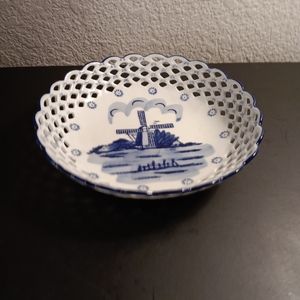 RARE GORGEOUS VTG Delfts Holland 7" Reticular Decorative Bowl.